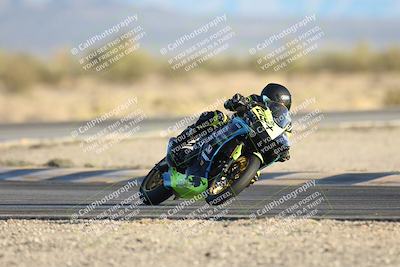 media/Dec-07-2025-CVMA (Sun) [[3e7d2de5dc]]/Race 17-Amateur Formula Middleweight/